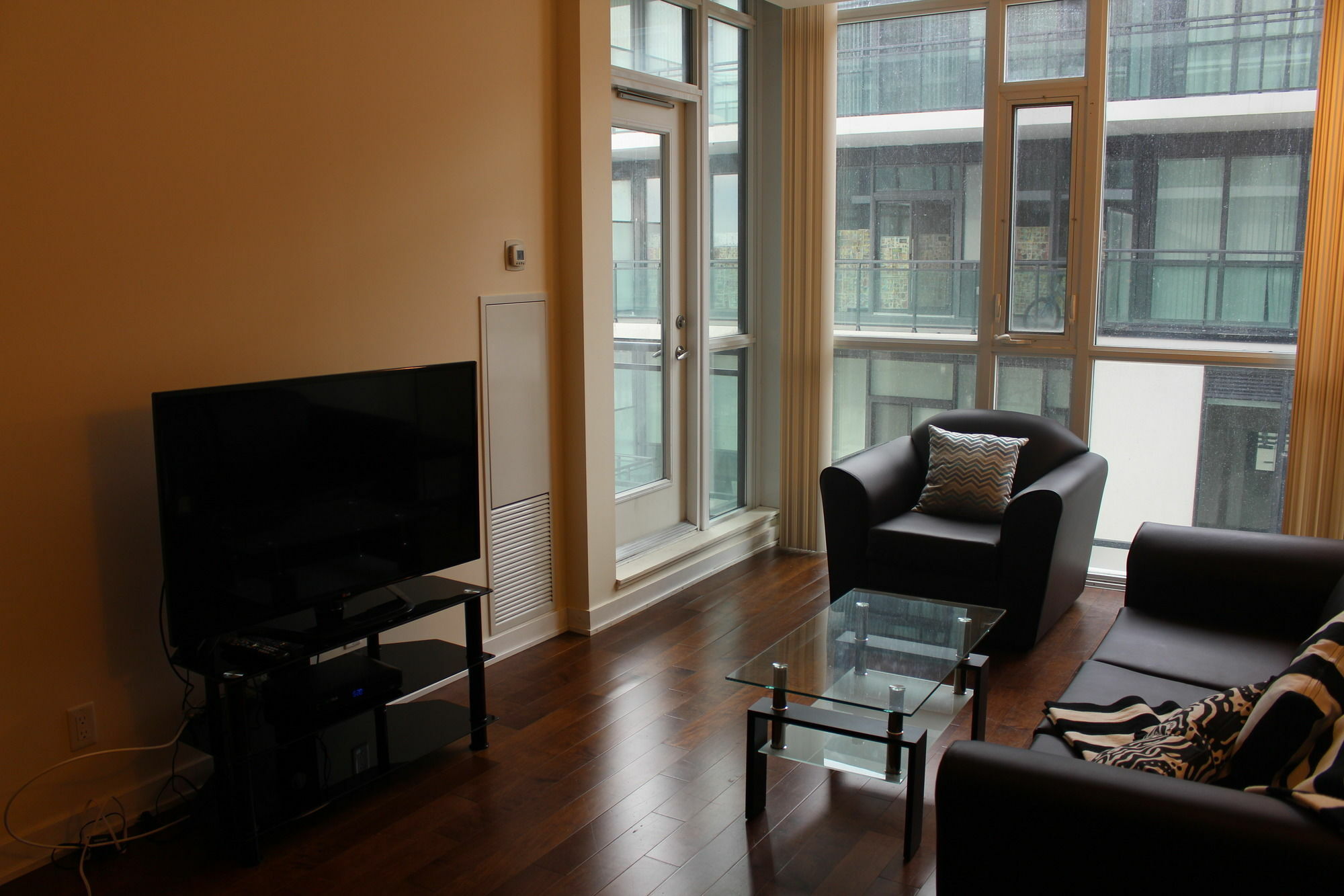 Custom Luxury Suite - By Elite Suites Mississauga Dış mekan fotoğraf