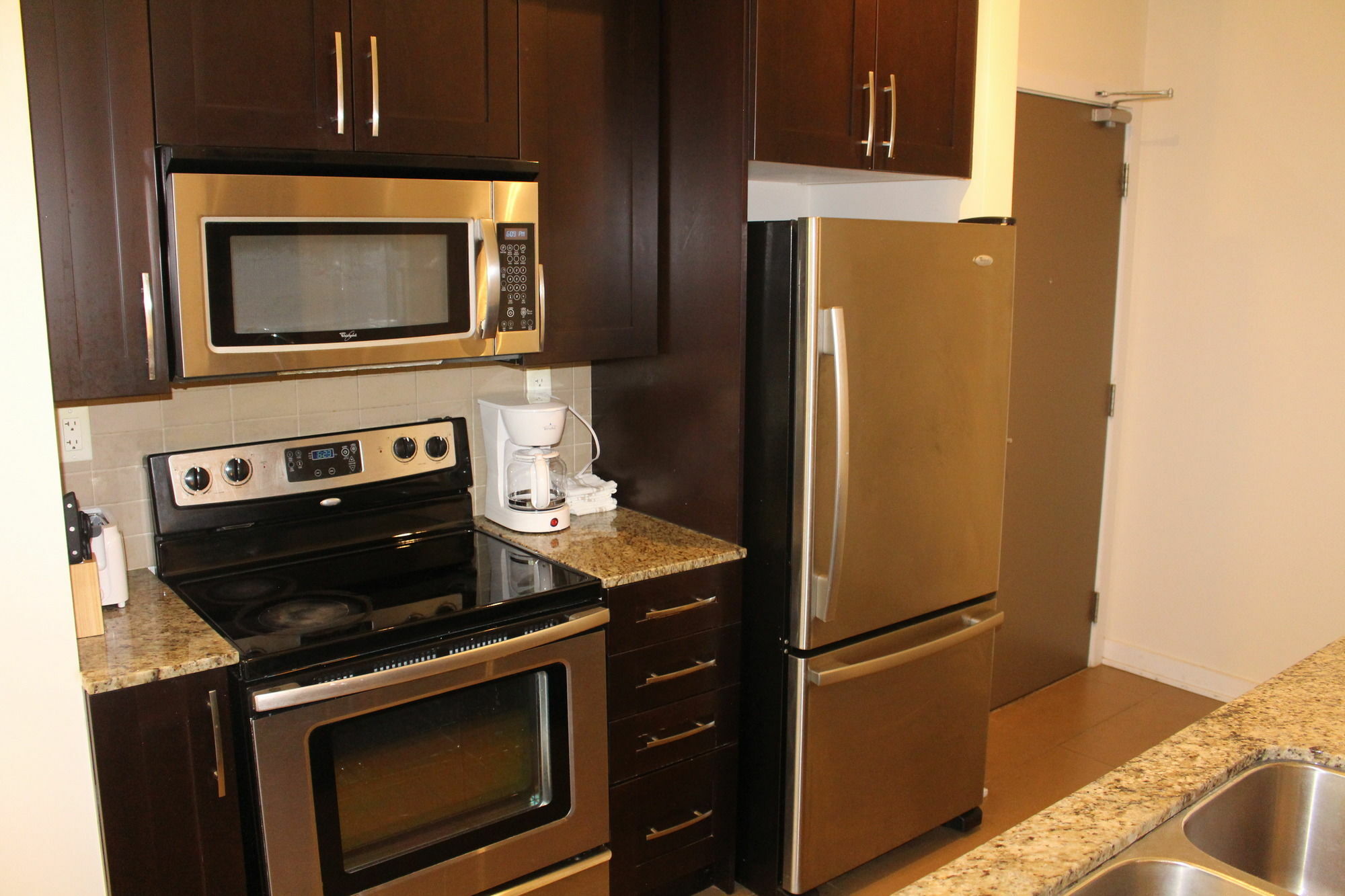 Custom Luxury Suite - By Elite Suites Mississauga Dış mekan fotoğraf